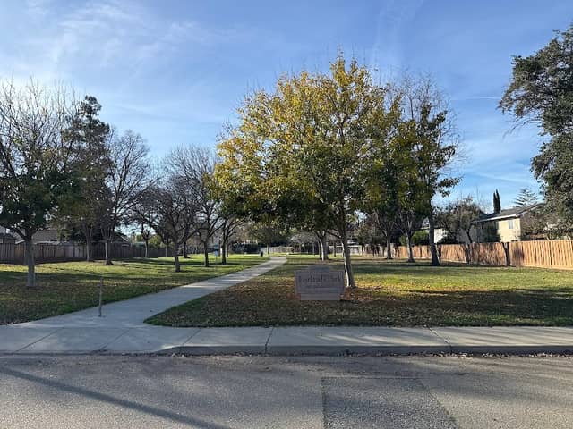 Fairlands Park (Gulfstream Entrance) - Image 2