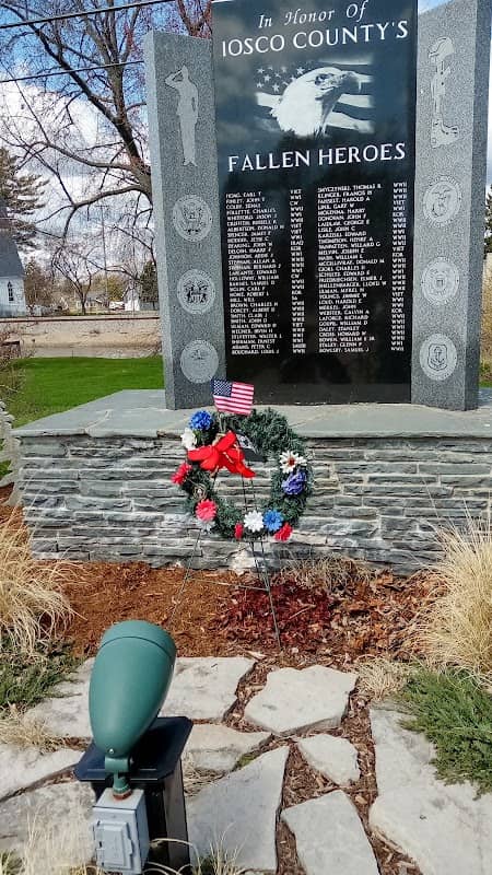 Tawas Veterans Park - Image 1