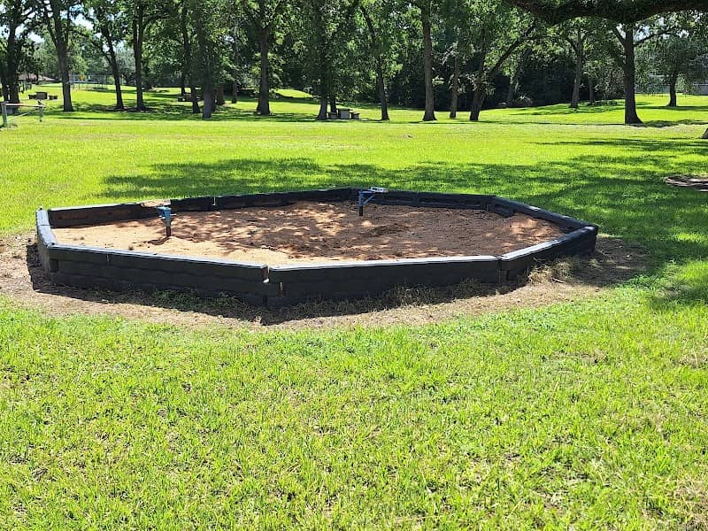 Cardinal Park - Image 1