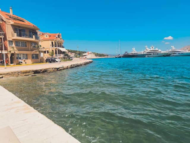 Antzelina Bay - Image 2