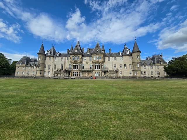 Callendar Park - Image 1