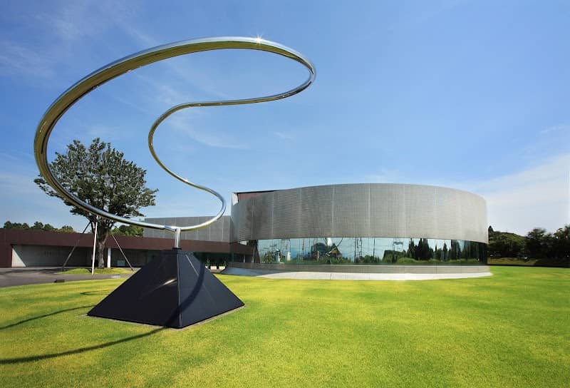 Shiseido Art House - Image 1