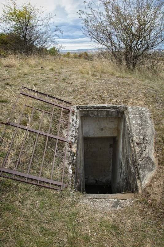 Bunker - Image 1