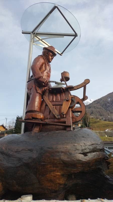 Statua arrotino - Image 1
