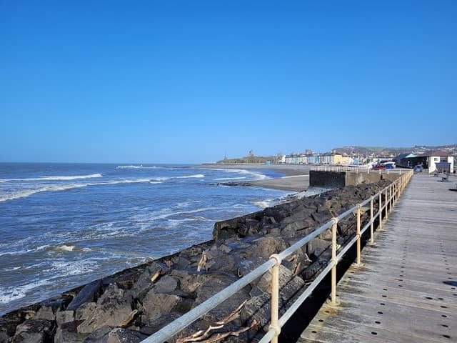 Platform walk - Image 2