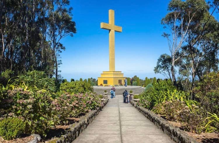 Mount Macedon Memorial Cross - Image 1