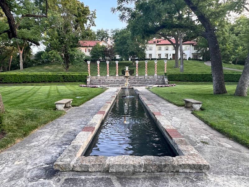 Verona Columns Park - Image 1