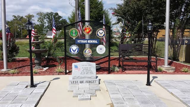 Ardmore Veterans Memorial - Image 1