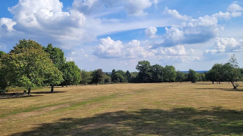 Cheshunt Park - Image 1