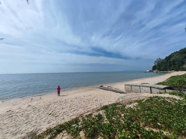 Pantai Teluk Bahang - Image 2