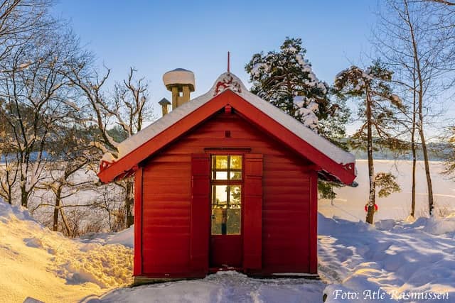 Grieg's composition hut - Image 1