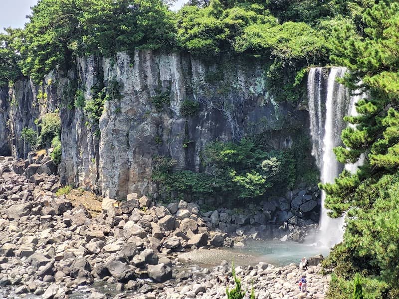 Seogwipo Jeongbang Waterfall - Image 1