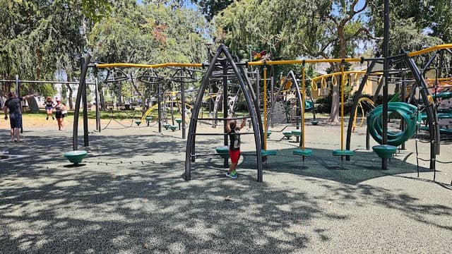 Carr Park - Image 2