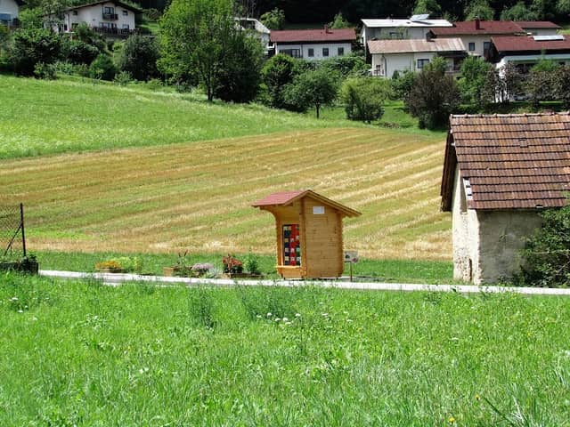 UČNI ČEBELJNJAK RIMSKE TOPLICE - Image 1