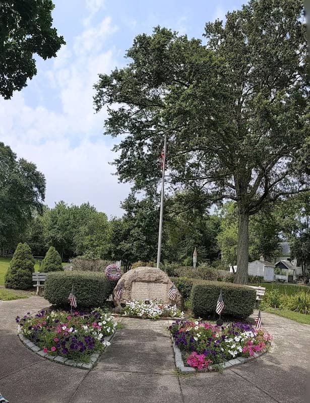 Veterans Park - Image 1