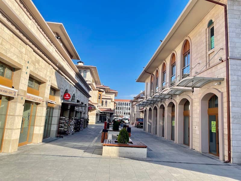 Türbeönü Çarşıları - Image 1