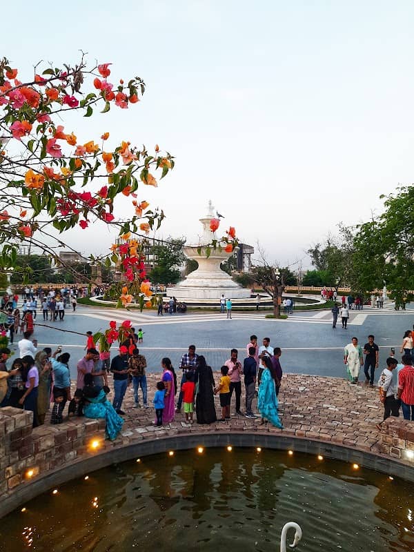 Marvel fountain - Image 1