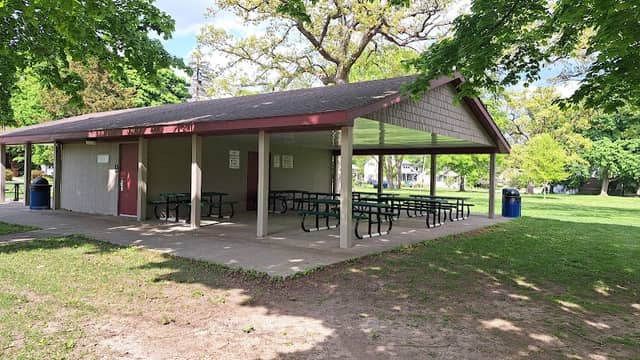 East Side Park Pavilion - Image 2