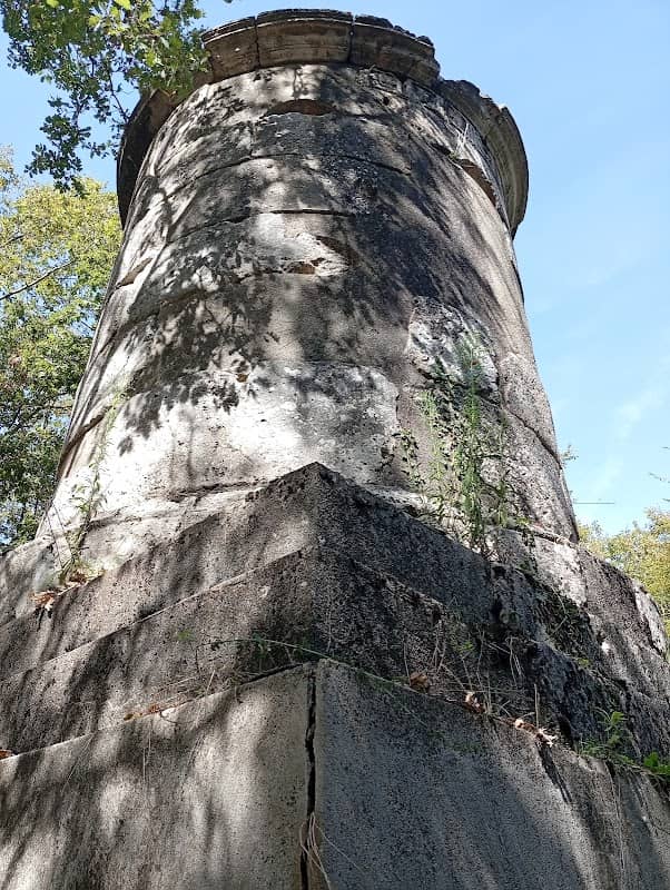 Tomba a torre cilindrica - Image 1