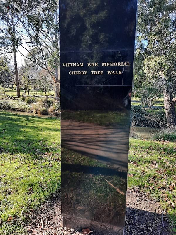 Vietnam memorial - Image 1