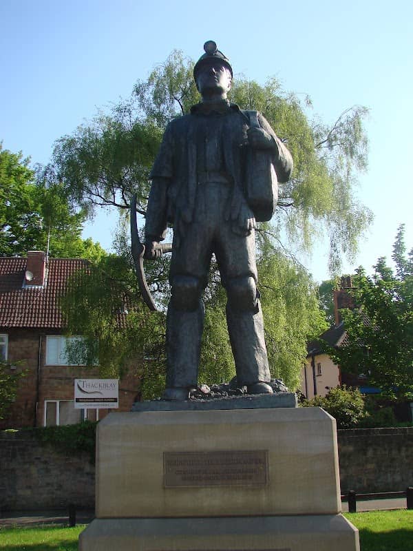 Mining Statue - Image 1