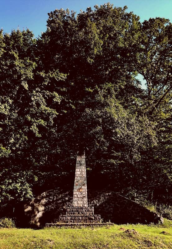 Szovjet Katonai Emlékmű és Park - Image 1