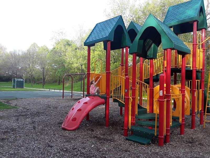 Arbutus Park - Image 2