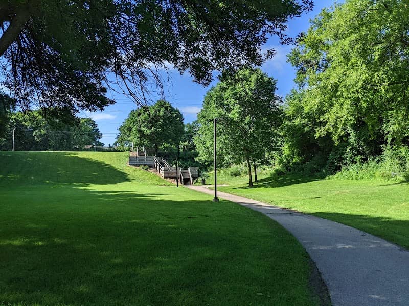 Arbutus Park - Image 1