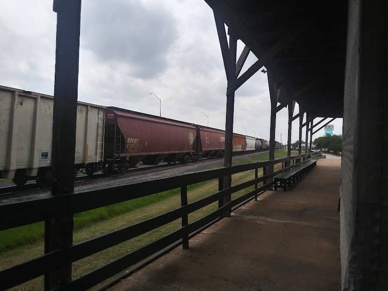 Hondo's Recreational & Trainspotting Platform - Image 1