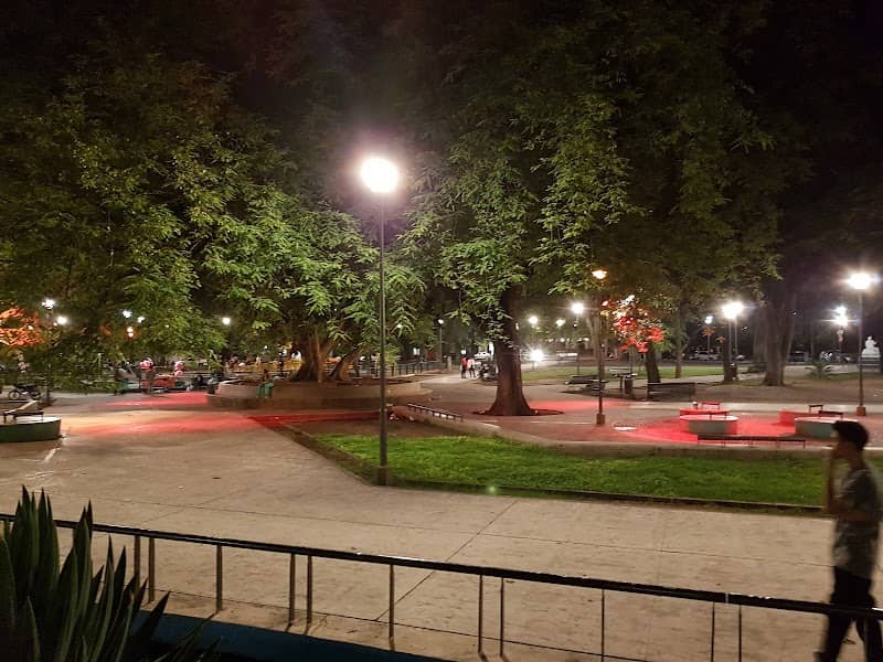 Plaza Urquiza - Image 1