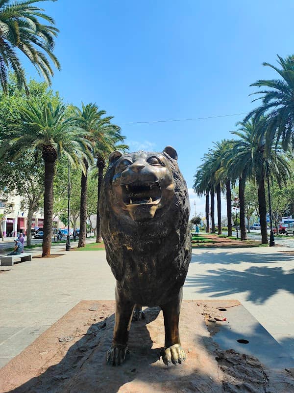 Lion Statue - Image 2