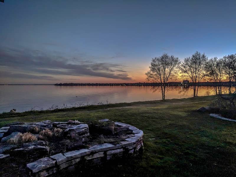 Valois Bay Park - Image 1