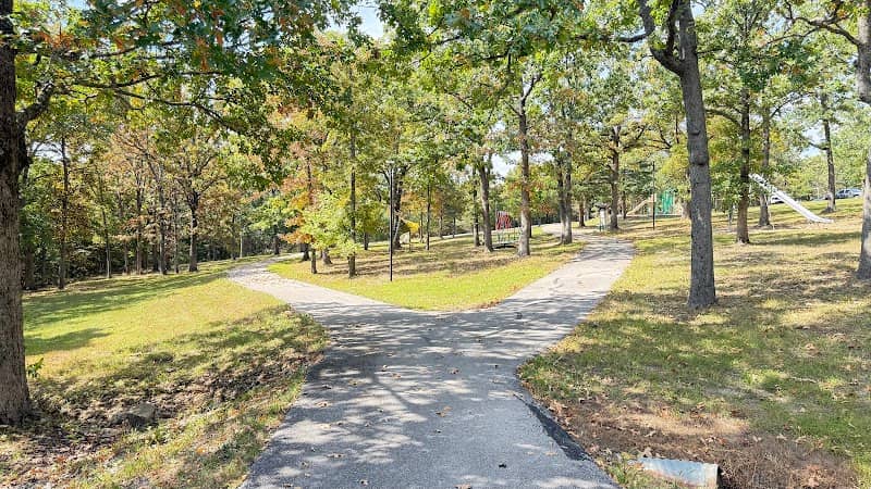 Iberia City Park - Image 1