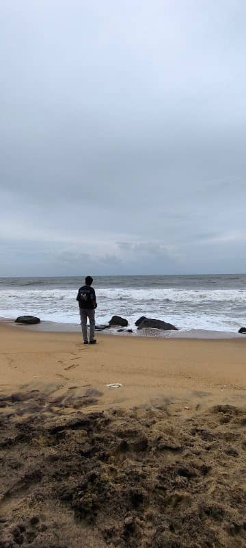 Moon rock beach - Image 1