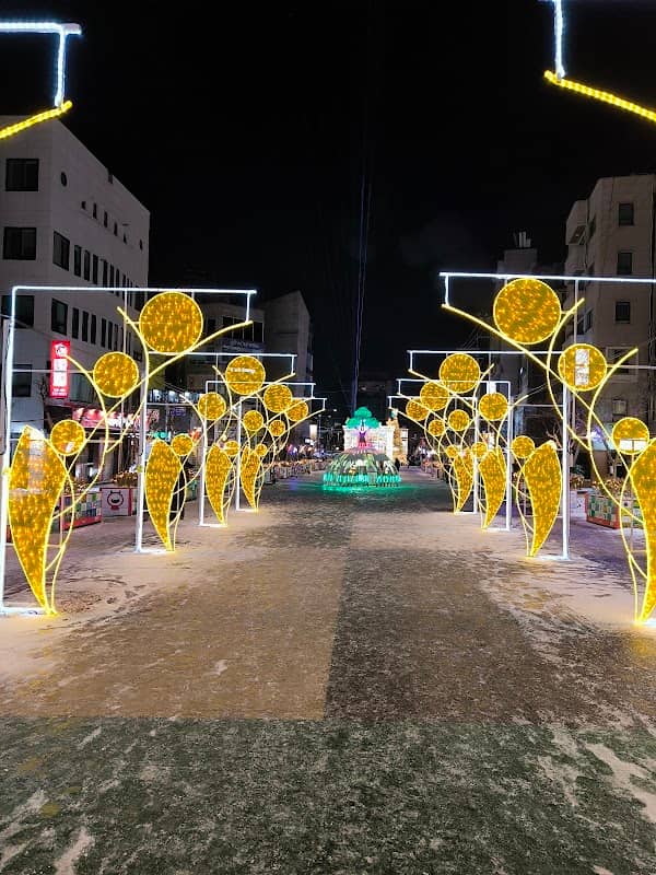 Red Road R5 - Enjoy Place - Image 1