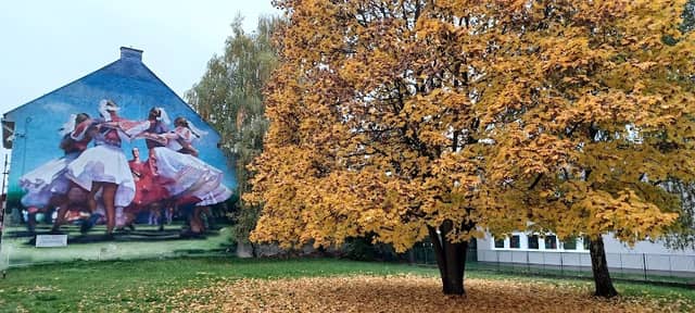Nástenná maľba „V kruhu“ - Image 2