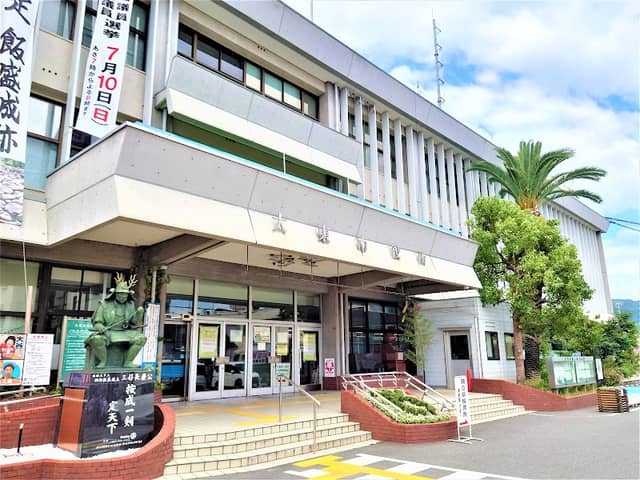 三好長慶公の銅像 - Image 2