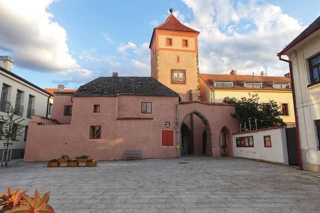 Červená brána - Image 1
