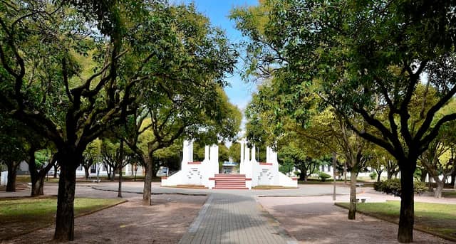 Plaza Sarmiento - Image 1