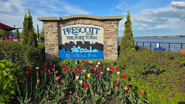 RiverWalk Park - Image 2