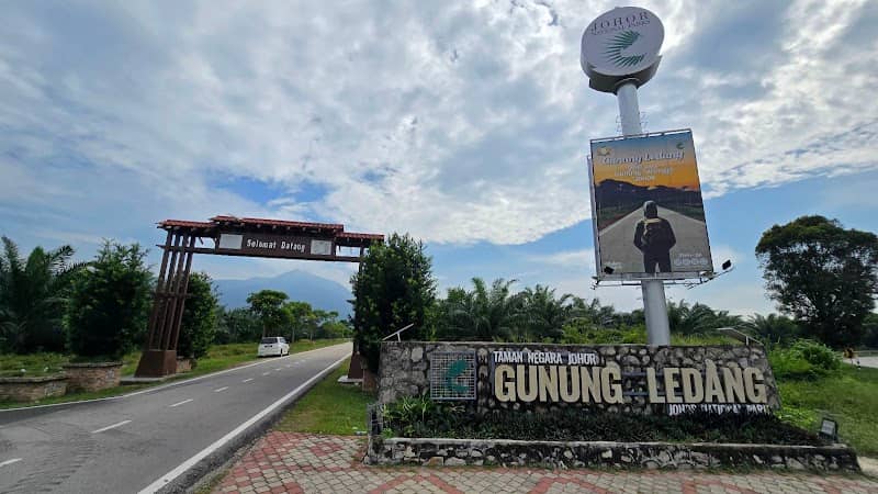 Jalan Taman Hutan Lagenda Gunung Ledang - Image 1