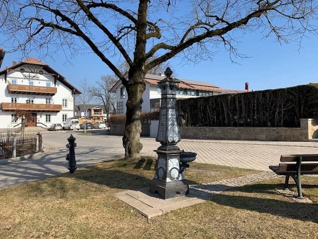 Dorfbrunnen - Image 1