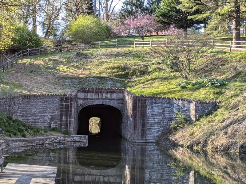 Union Canal Tunnel Park South - Image 1