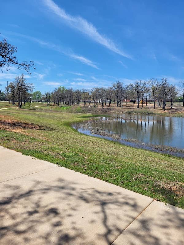 Veteran's Park - Image 1