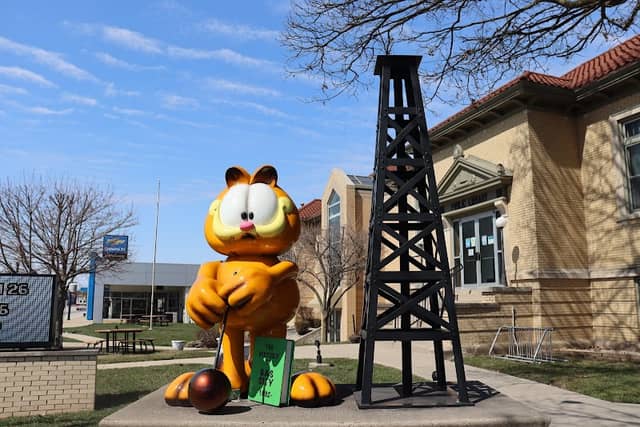 Glassblower Garfield - Image 1