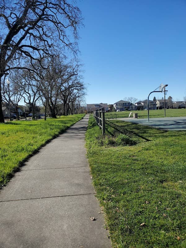 Vintage Oaks Park - Image 2