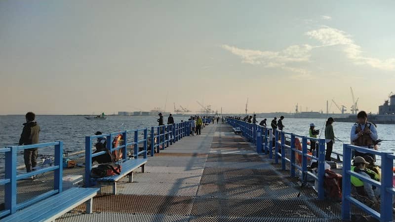 Honmoku Fishing Pier - Image 2