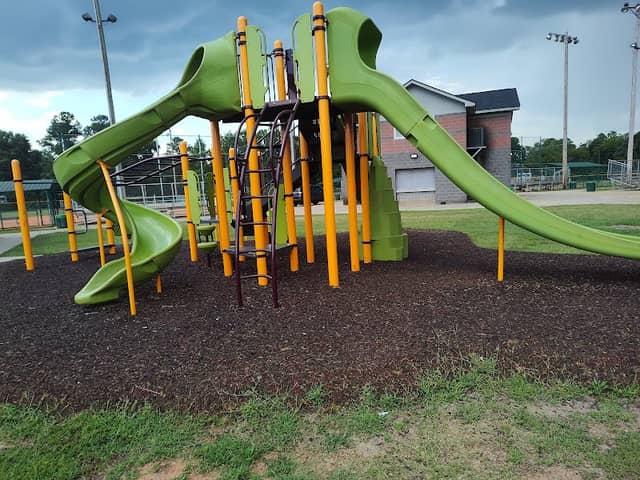 Eisenhower Park - Image 1