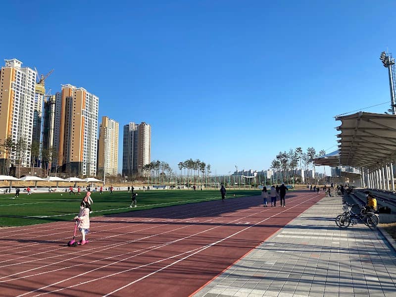 Dongtan Yeoul Park - Image 1