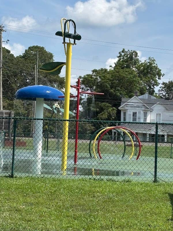Splash Park - Image 1